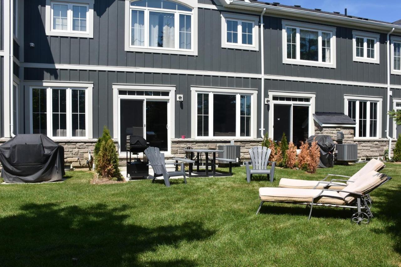 Nottawa New Blue Mountain Village Snowbridge Executive Townhome Sleeps 10 With Outdoor Pool And Shuttle מראה חיצוני תמונה