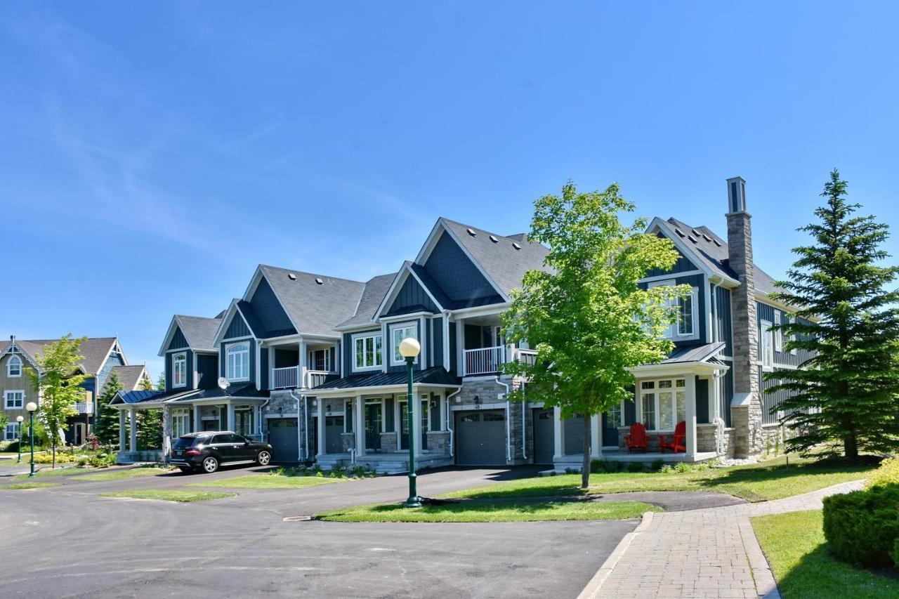 Nottawa New Blue Mountain Village Snowbridge Executive Townhome Sleeps 10 With Outdoor Pool And Shuttle מראה חיצוני תמונה