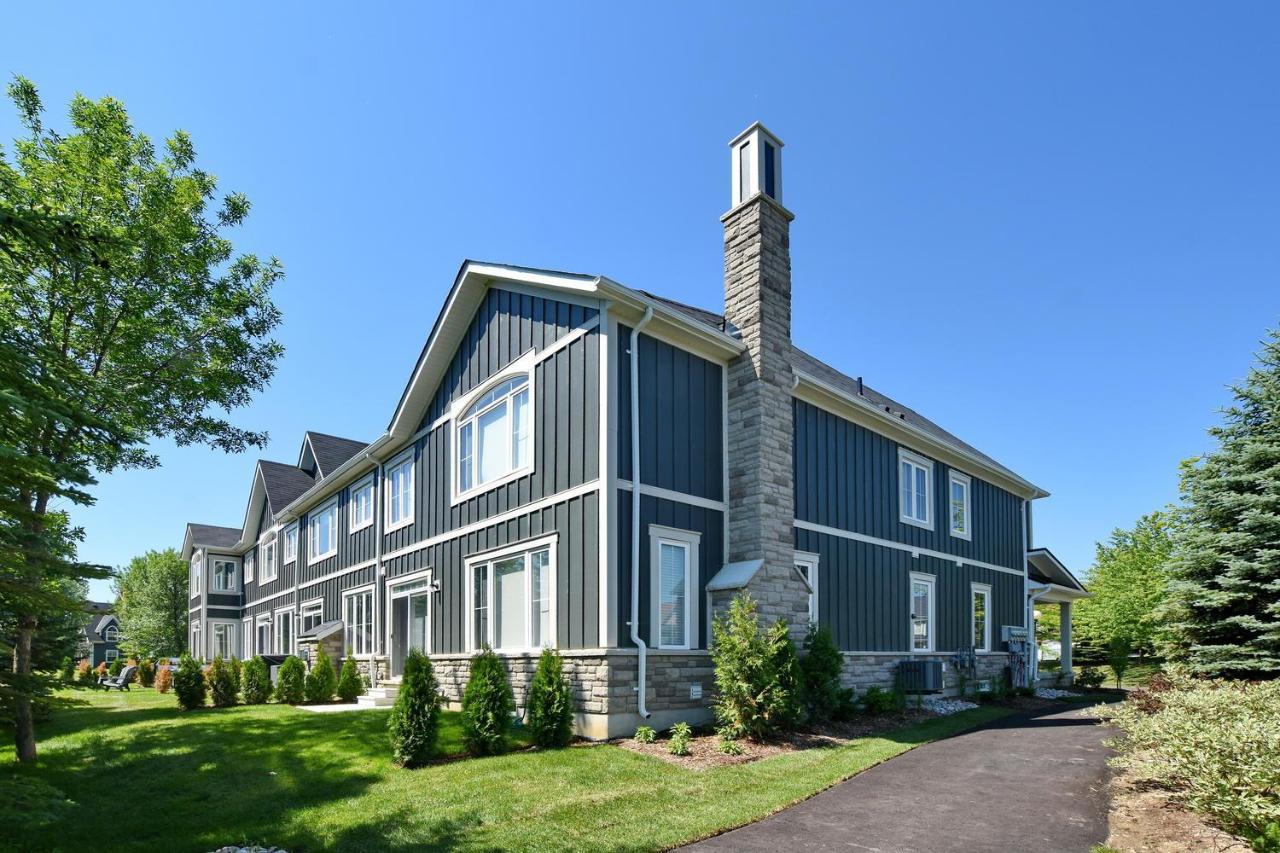 Nottawa New Blue Mountain Village Snowbridge Executive Townhome Sleeps 10 With Outdoor Pool And Shuttle מראה חיצוני תמונה