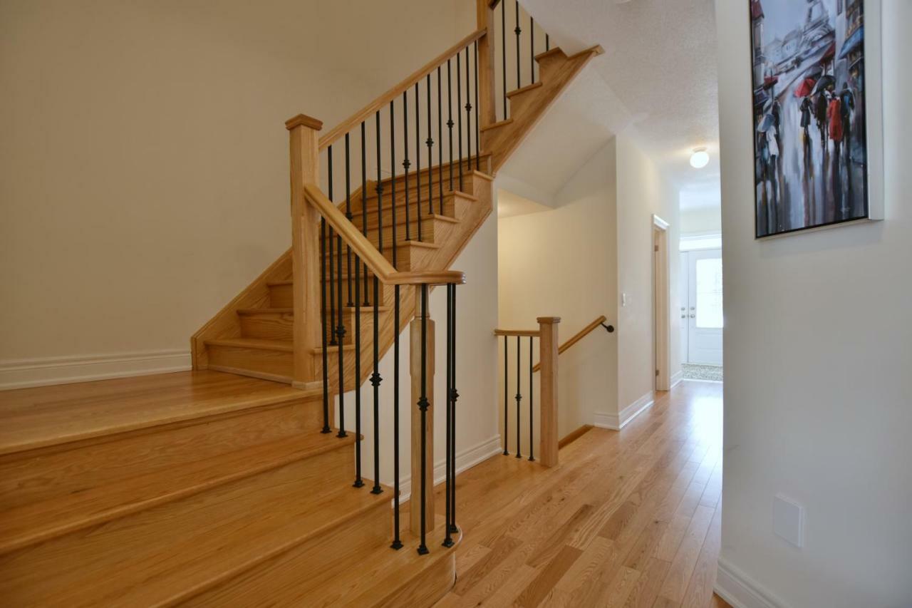 Nottawa New Blue Mountain Village Snowbridge Executive Townhome Sleeps 10 With Outdoor Pool And Shuttle מראה חיצוני תמונה