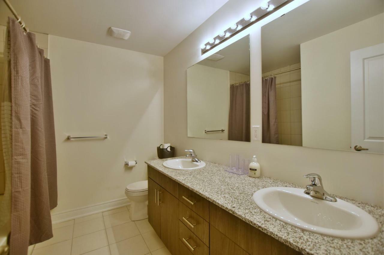 Nottawa New Blue Mountain Village Snowbridge Executive Townhome Sleeps 10 With Outdoor Pool And Shuttle מראה חיצוני תמונה